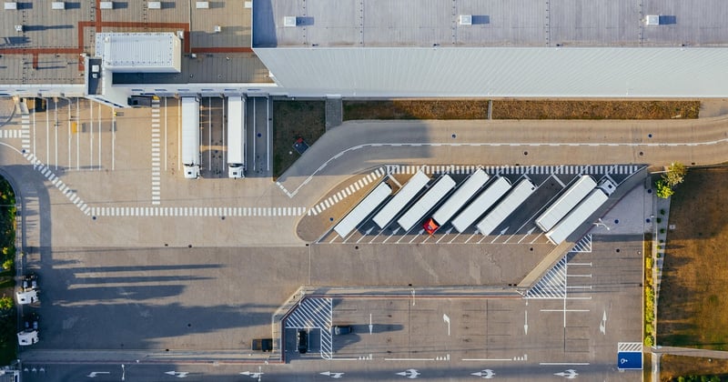 Louer un entrepôt ou un local logistique en Provence : prix et critères